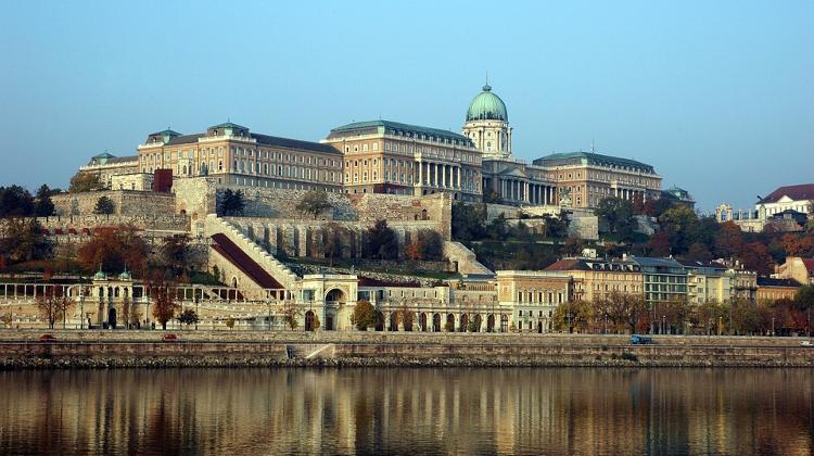 Tourist Buses May Be Banned From Buda Castle