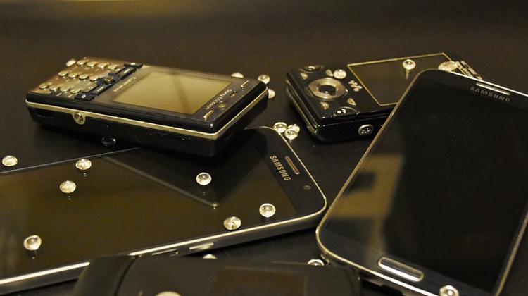 Hungarians Keener On New Technology Than Average European