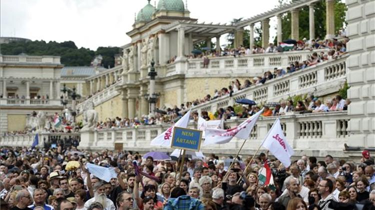 Teachers Hold Demonstration In Budapest
