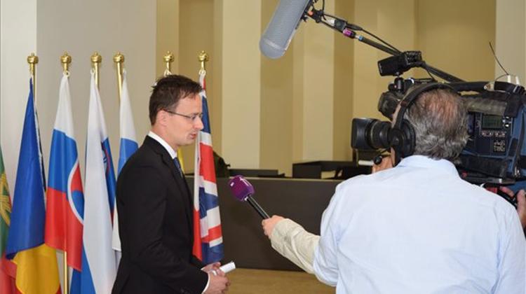 Szijjártó: Hungary Supports UK’s Continued EU Membership