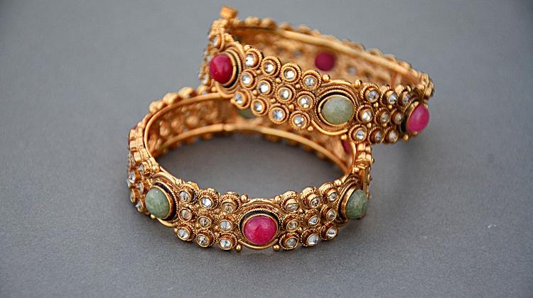 Hungarian Authorities Seize Illegal Jewelry Shipment