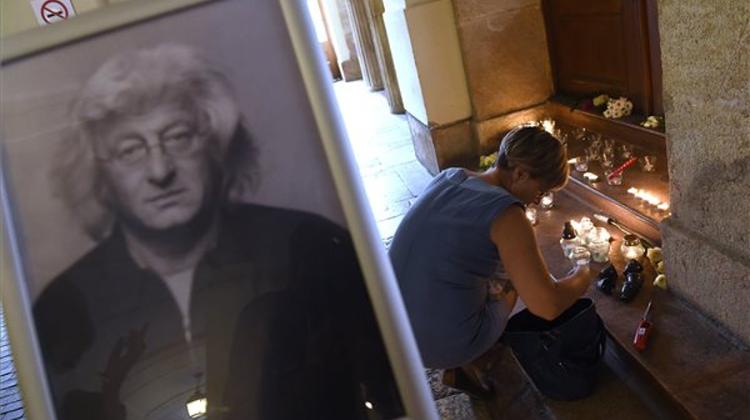 Hungarian Author Esterházy To Be Buried On Aug 2