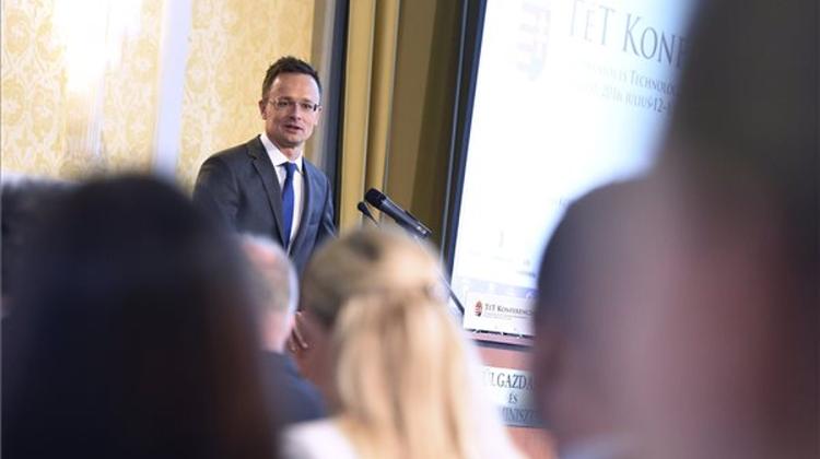 Foreign Minister Voices Commitment To Fighting For Hungarians In UK