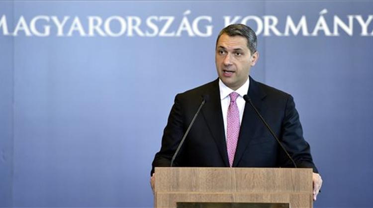 Lázár: Reports Of Abuse Against Migrants ‘Lies’