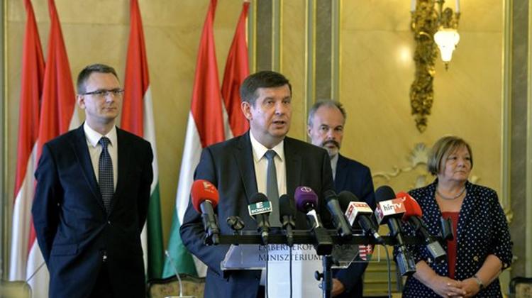Govt: Brussels Refuses To Help Hungary On Migrants Where It Counts