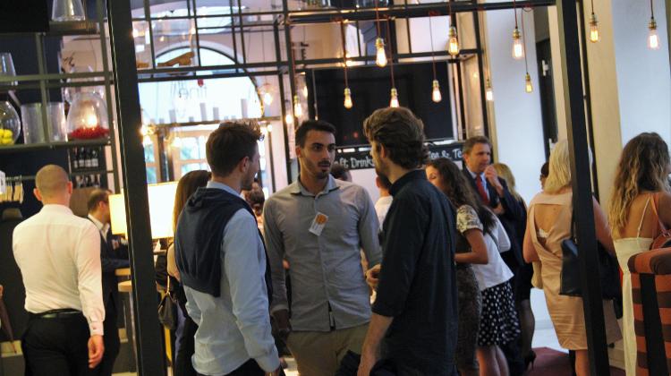 Xpat Event Report: Aperitime, Toasting Before Holidays