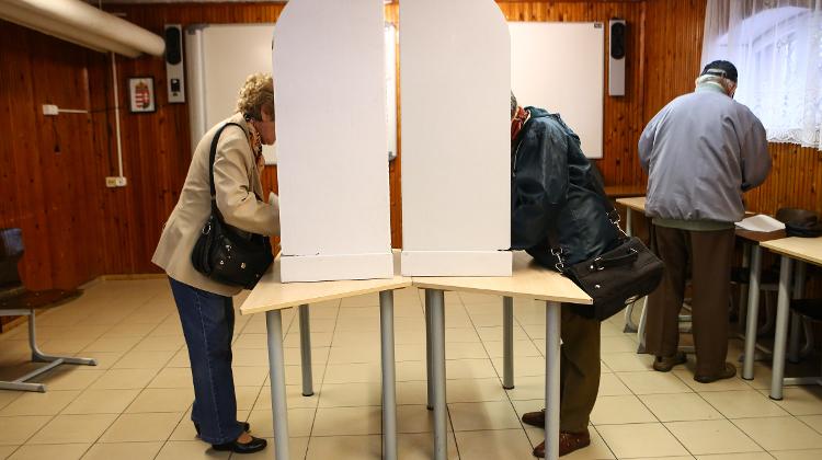 Government: Wrong To Encourage People To Stay Away From Referendum