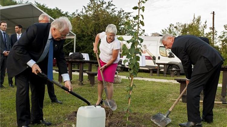 Pan-European Picnic 27th Anniversary Marked In W Hungary