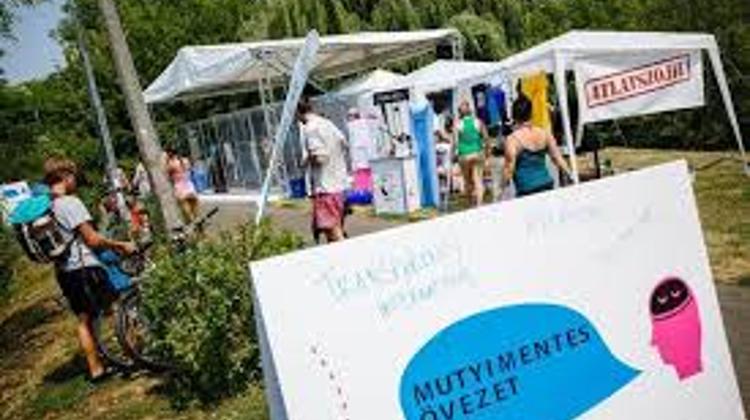 TI: Young Hungarians View Corruption As Serious Problem