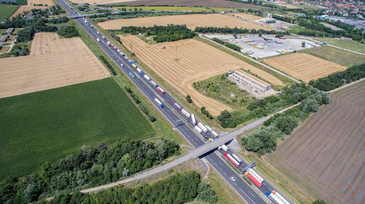 Austria Border Checks Cause Tailback At Hungarian Border