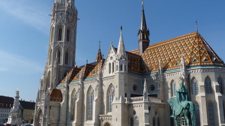 Cabinet Assigns Police To Churches In Hungary