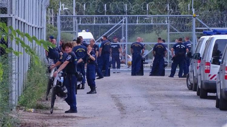Migrants End Hunger Strike At Serbia - Hungary Border