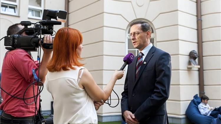 Varga: Govt Supports Electric Car Purchases