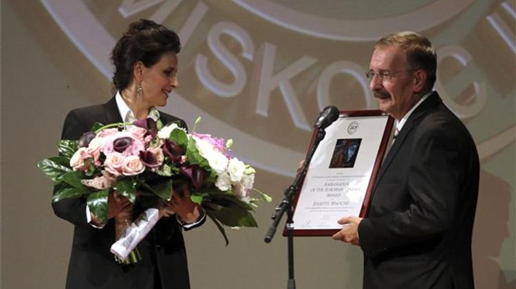 Oscar-Winning Binoche At Miskolc Cinefest