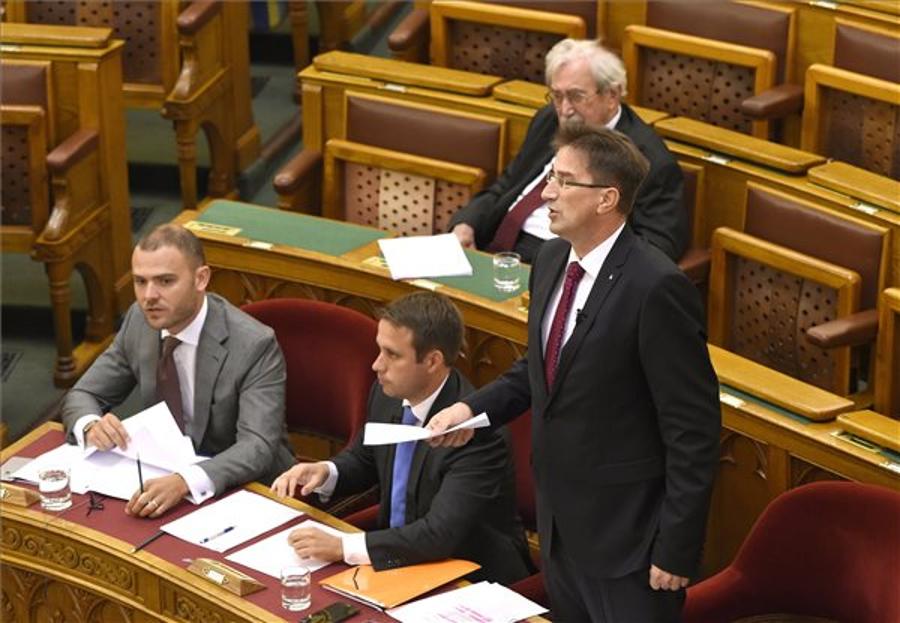 Politicians Discuss Hungary’s EU Membership, Agree To Remain