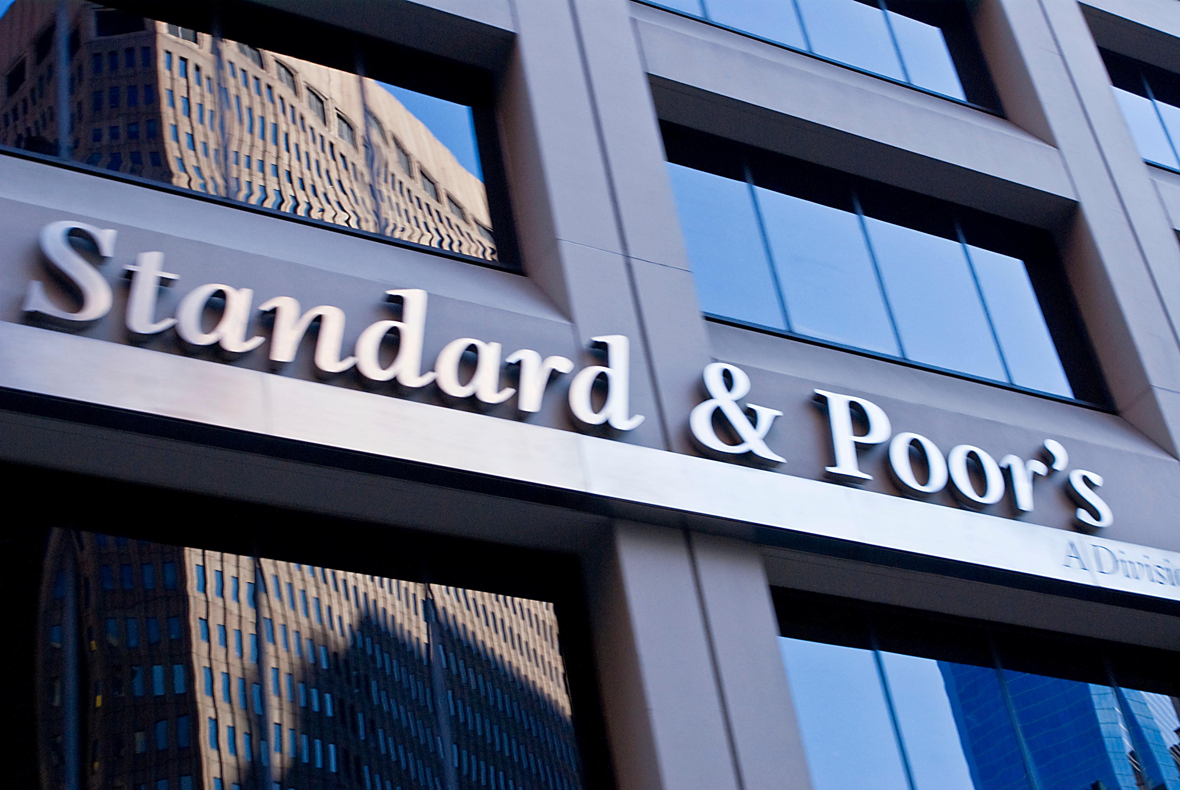 S&P Bumps Hungary Back Into Investment Grade
