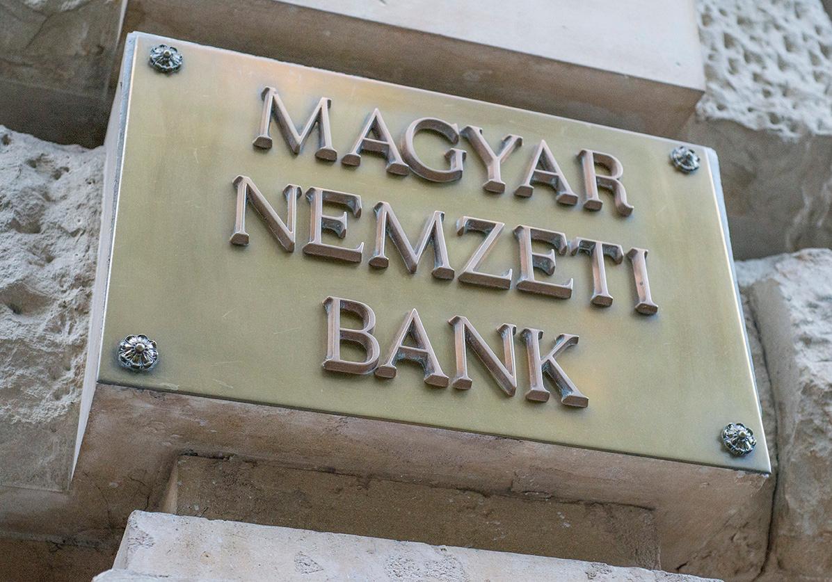 Socialists Urge Ethical Procedure Hungarian National Bank’s Governor