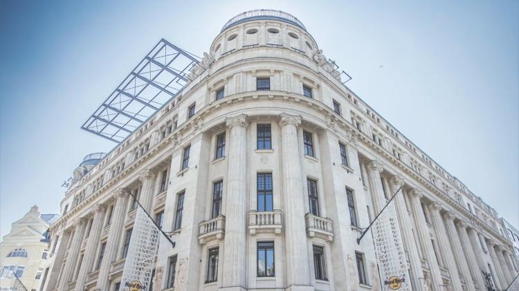 Horizon Development Sells Váci 1 To GLL