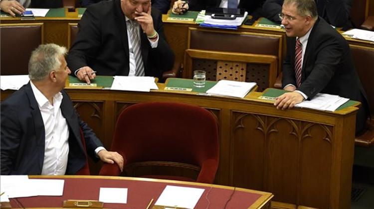 Lawmakers Approve Govt Tax Package