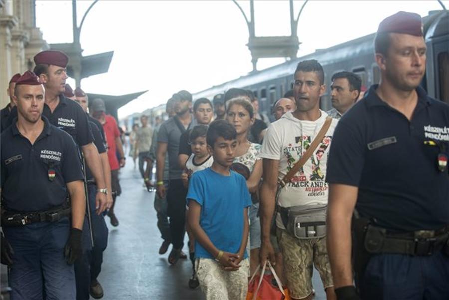 Vast Majority Of Hungary’s Mayors Sign Petition Against Migrant Quotas