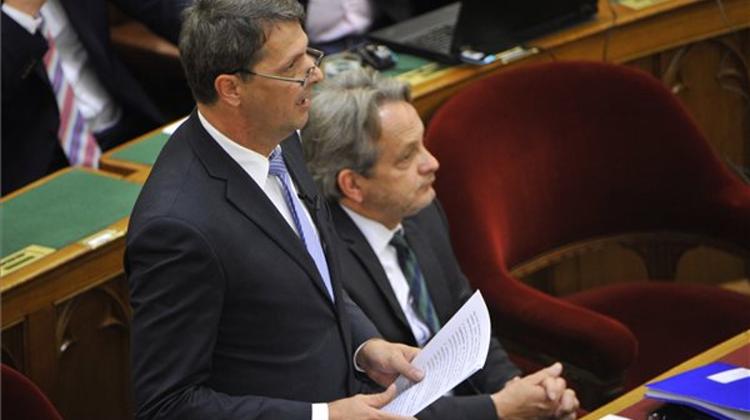 Govt To Focus On Boosting Mobility, Training To Tackle Labour Shortage