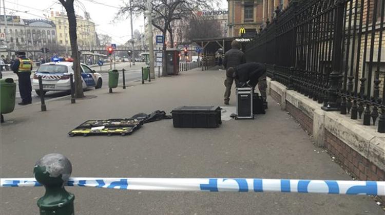 Bomb Scare At Nyugati Tér
