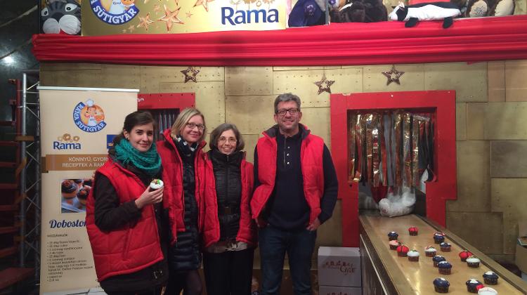 Cake Factory Helps Lonely, Elderly People This Winter