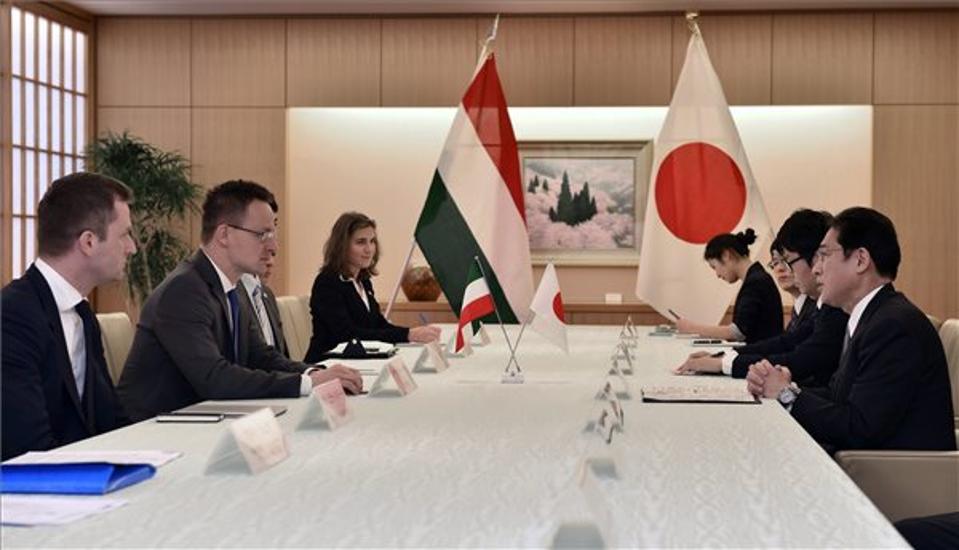 Hungary’s Foreign Minister Visits Japan