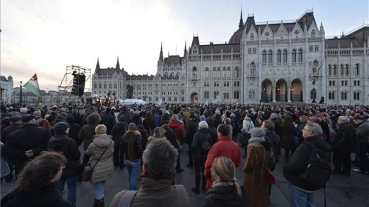 Civil Groups Demand Edu Reform, Removal Of Minister Outside Parlt