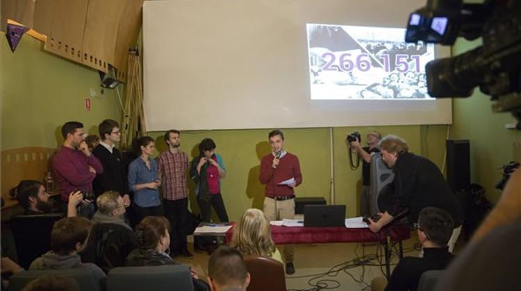 Momentum Movement Votes To Become Political Party, Run In 2018