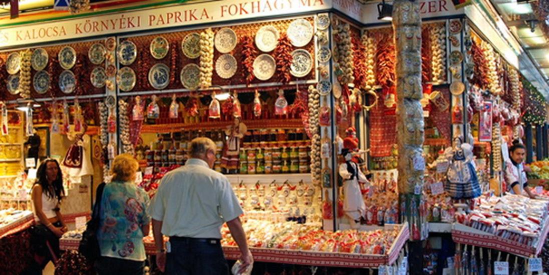 Video: Exploring Markets Of Budapest