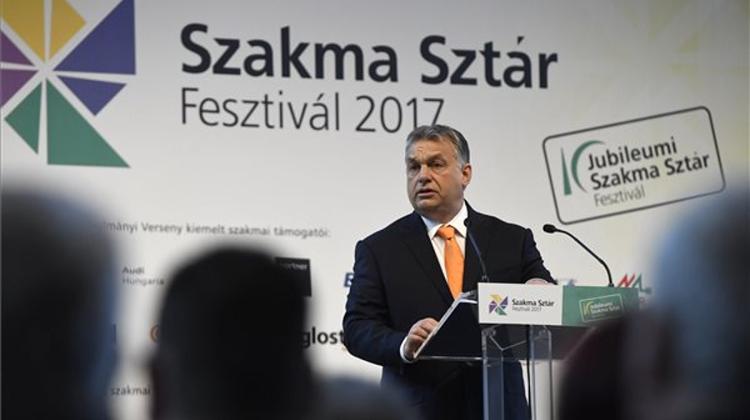 Orbán: Government To Launch Schemes To Support Digital Education