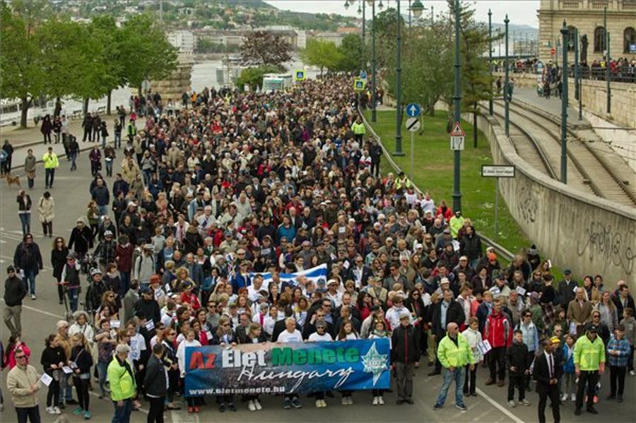 March Of The Living Commemorates Holocaust Victims