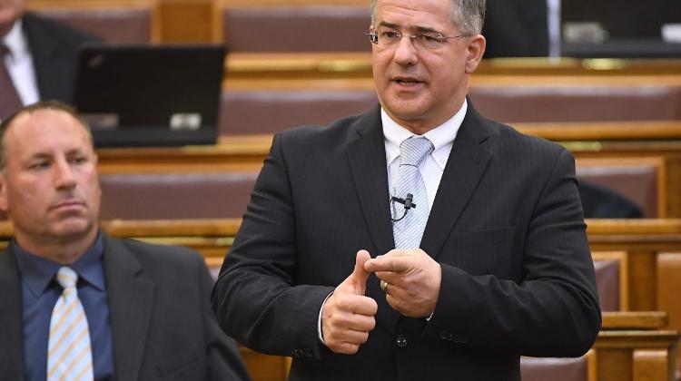 Fidesz: CEU ‘Only A Side Issue’