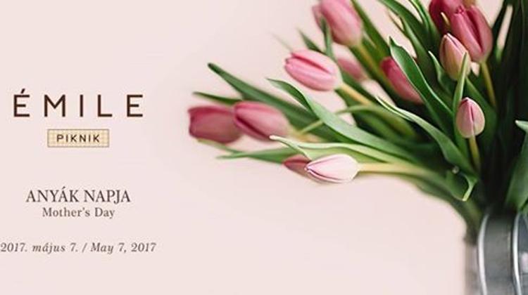Mother's Day At Émile, 7 May