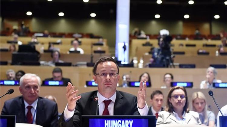 Szijjártó Lambasts Schulz Over Hungary PM Remarks