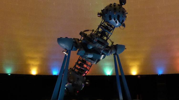 Go While You Can: Budapest’s Planetarium To Close Doors