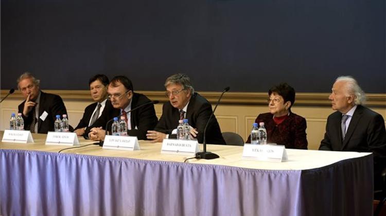 President Of Hungarian Academy Of Sciences Lovász Re-Elected