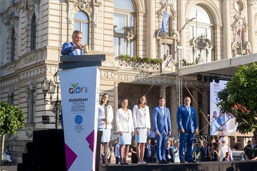 Youth Olympic Festival Flame Arrives In Győr