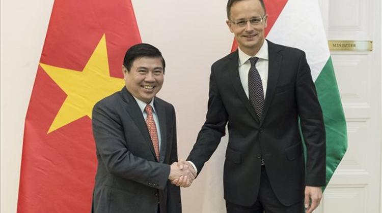 Talks On Vietnam-Hungary Cooperation