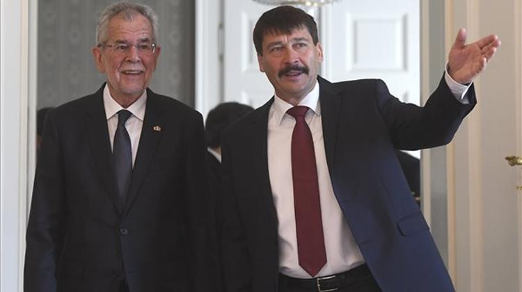 Áder Sends Political Billboard Act Back To Parliament