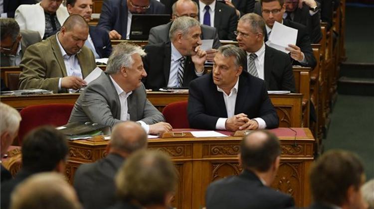 Orbán: Border Fence Will Stand As Long As I Am PM
