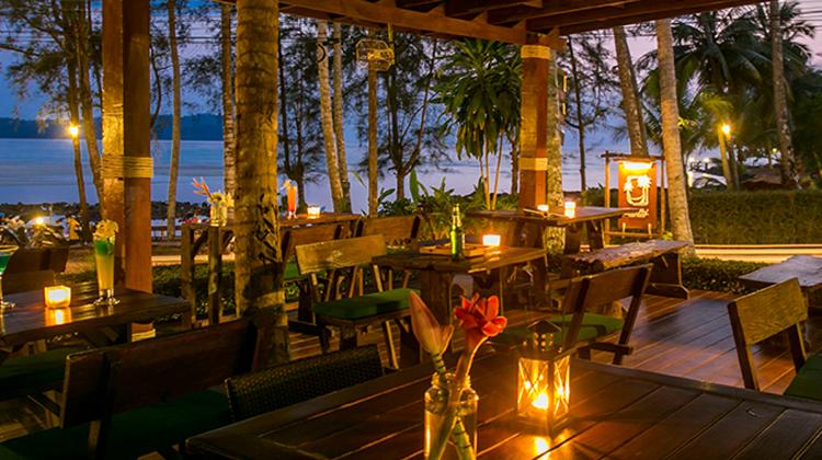 Castaway: Crusoe Style Pub In Paradise