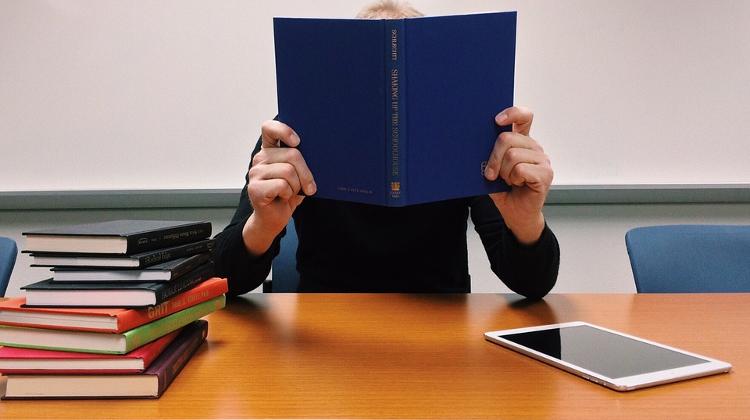 EC Steps Up Infringement Procedure Over Hungary Higher-Ed Law