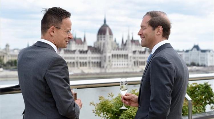 Hungary’s Foreign Minister Holds Talks With Russian Trade Minister