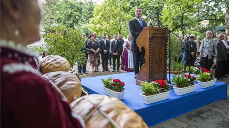 Parties Mark St. Stephen’s National Holiday