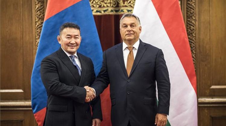 Orbán Holds Talks With Mongolian President