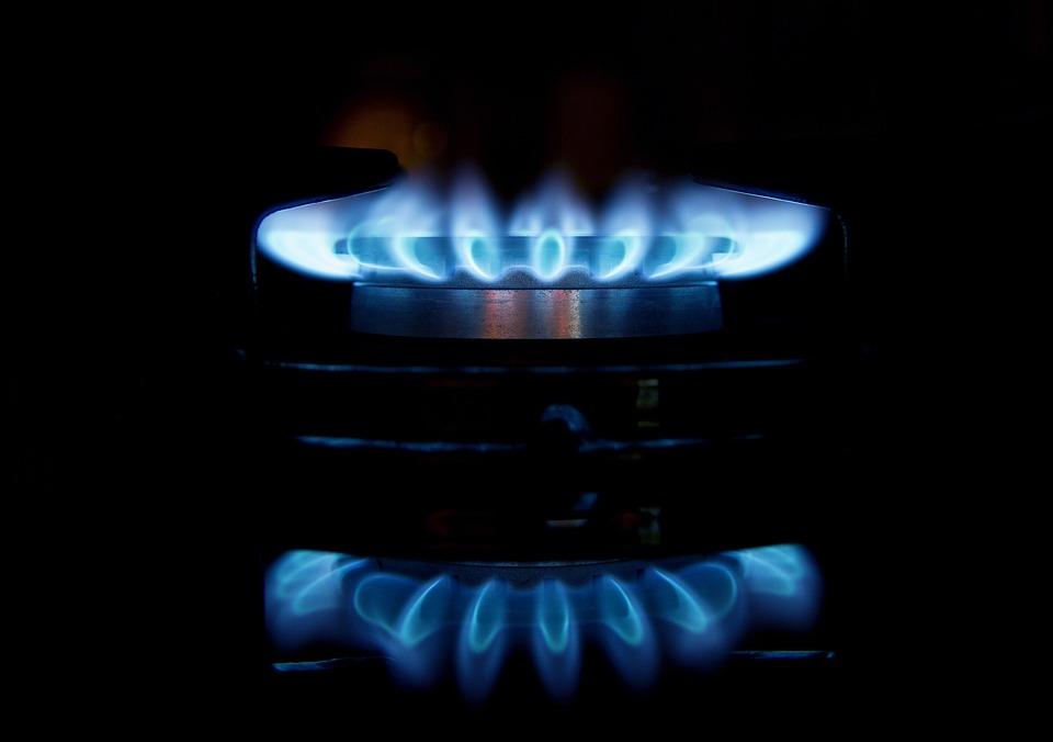 Socialists Call On Hungarian Government To Cut Gas Prices