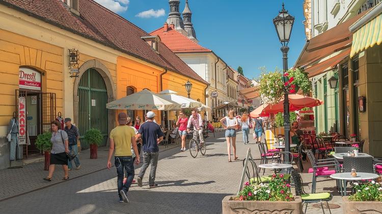 Hungaryʼs Population Set To Drop Below 9 Million By 2070