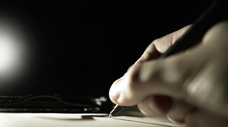 Campaign To Collect Signatures For Anti-Graft Referendum Gets Under Way